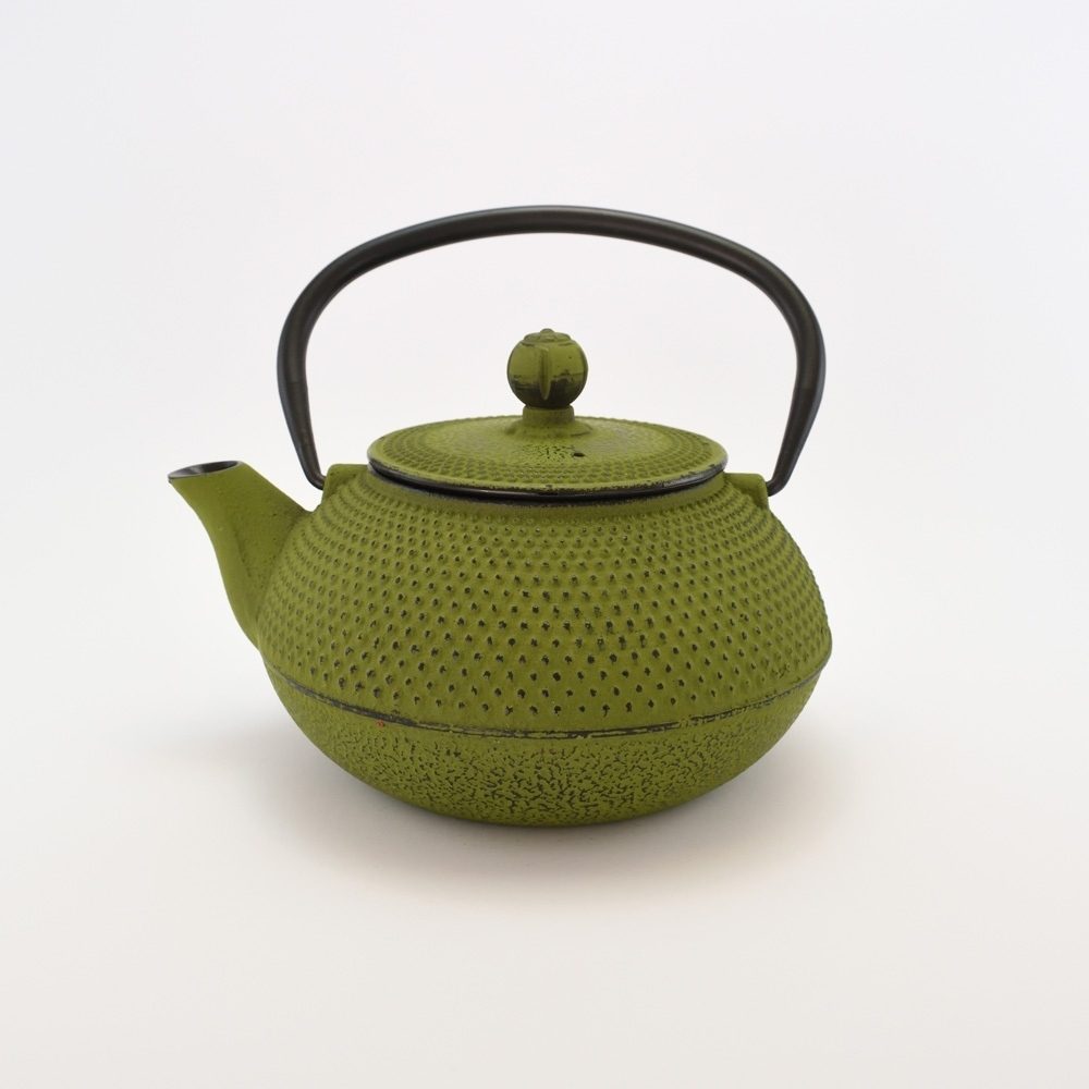 Czajnik żeliwny, zielony (800ml).